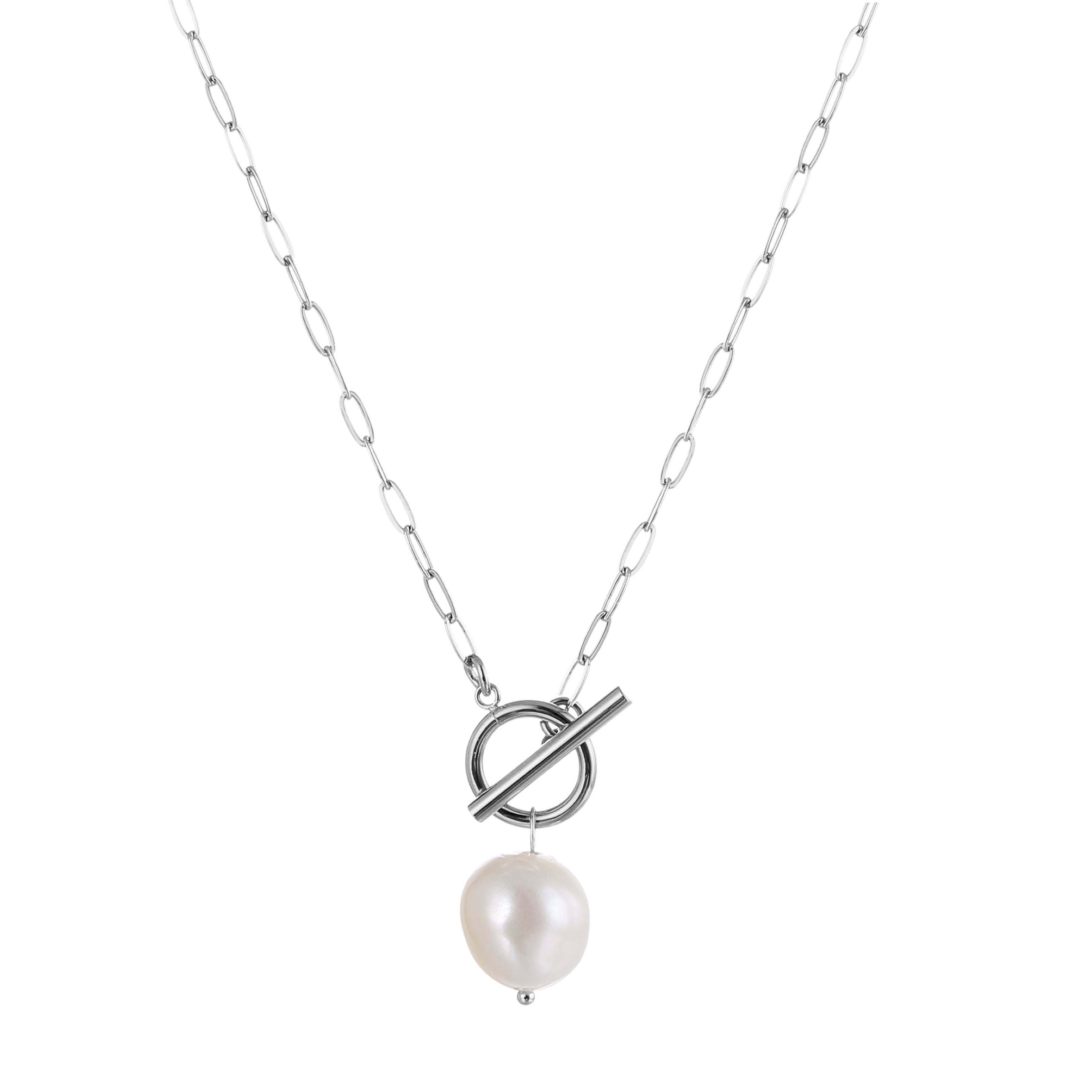 Beautifully crafted in the same design as our popular Sadie necklace this stunning necklace features one baroque freshwater pearl with a toggle clasp as well as a 5c